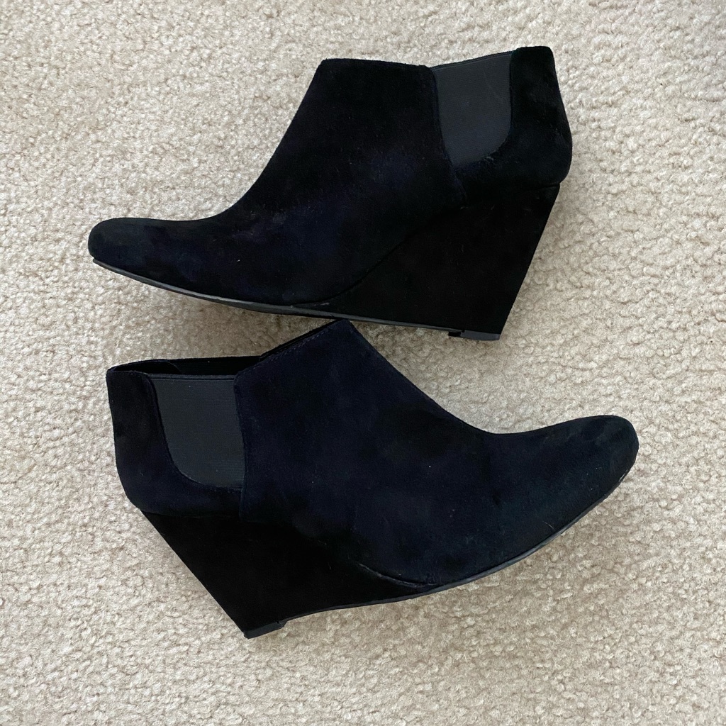 Vince Camuto Black Dolly Wedges  Like Brand New